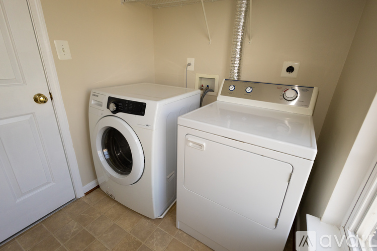 35270 Overlook Drive 4 Beds Single Family Home for Rent - Photo gallery 1