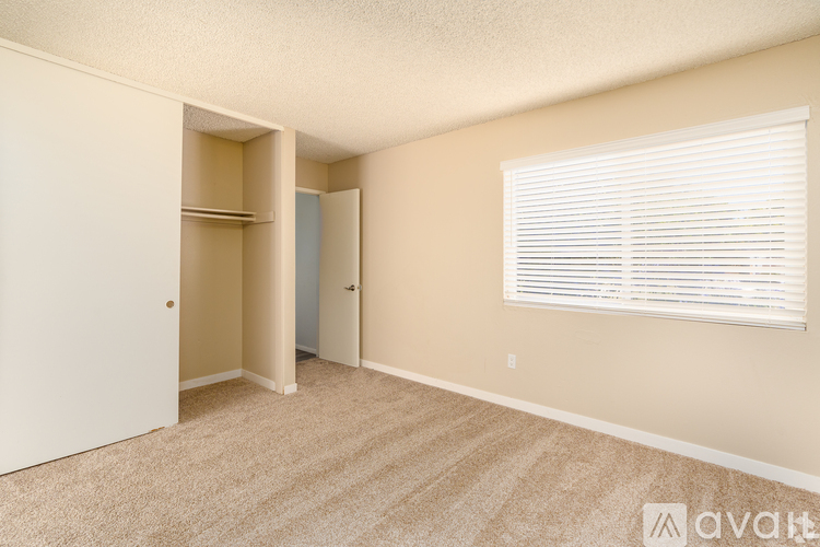 416 W North Ave. 2 Beds Apartment for Rent - Photo gallery 5