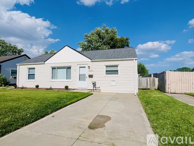 26234 Woodmont St 3 Beds Single Family Home for Rent - Photo gallery 1