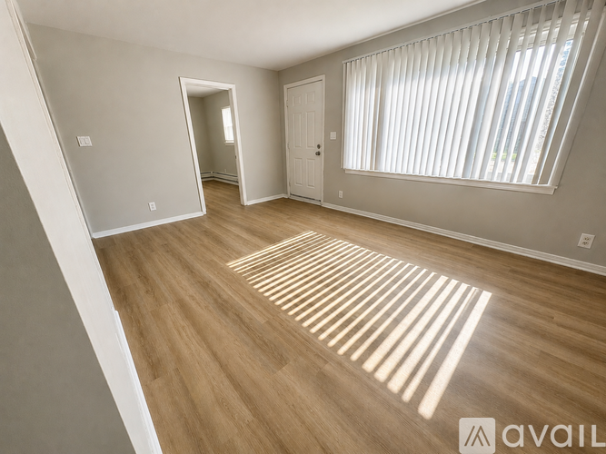 26234 Woodmont St 3 Beds Single Family Home for Rent - Photo gallery 4