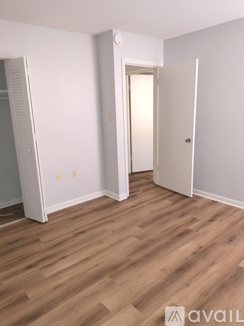 500 Umstead Dr 3 Beds Apartment for Rent - Photo gallery 3