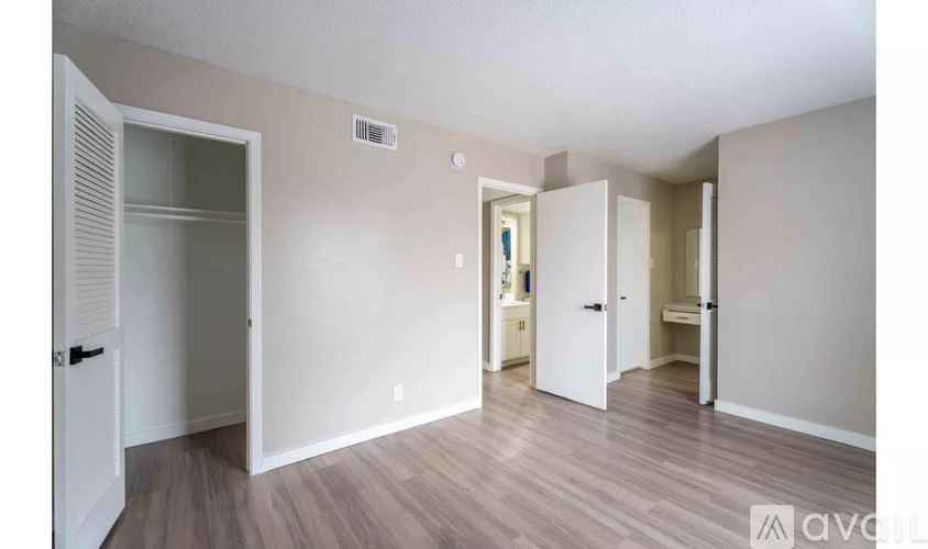 920 E 40th St 1 Apartment for Rent - Photo gallery 4