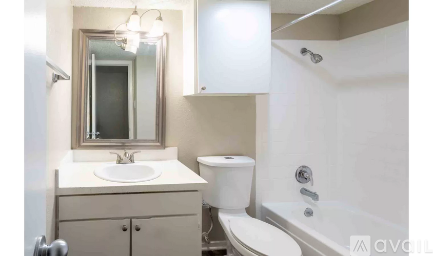 920 E 40th St 1 Apartment for Rent - Photo gallery 5
