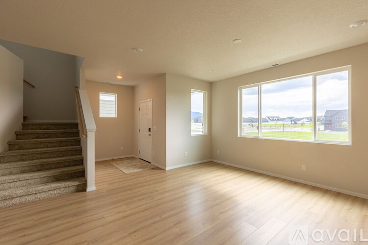 24513 E Feather Ct 3 Beds Single Family Home for Rent - Photo gallery 4