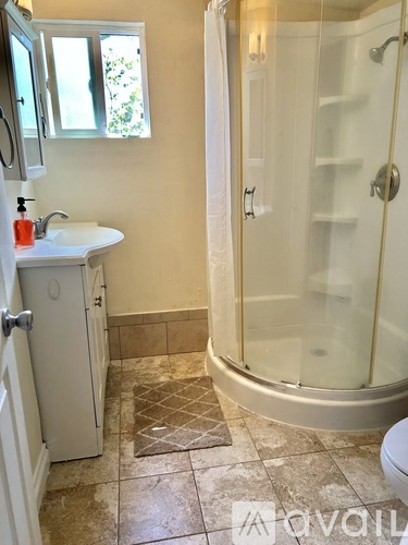 902b Encinitas Boulevard 2 Beds Single Family Home for Rent - Photo gallery 3