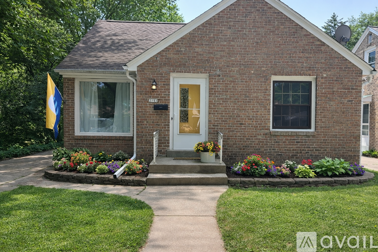2181 West Marne Avenue 3 Beds Single Family Home for Rent - Photo gallery 1