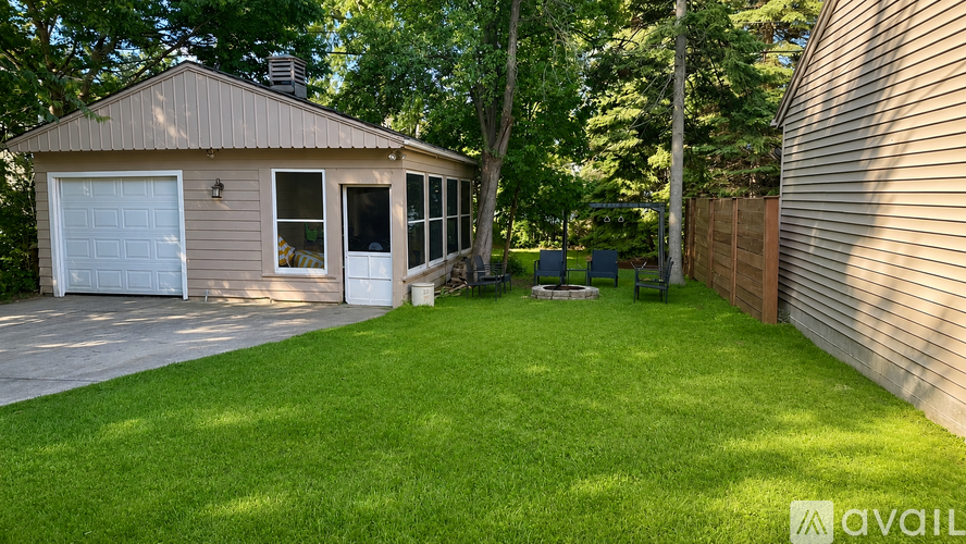 2181 West Marne Avenue 3 Beds Single Family Home for Rent - Photo gallery 2