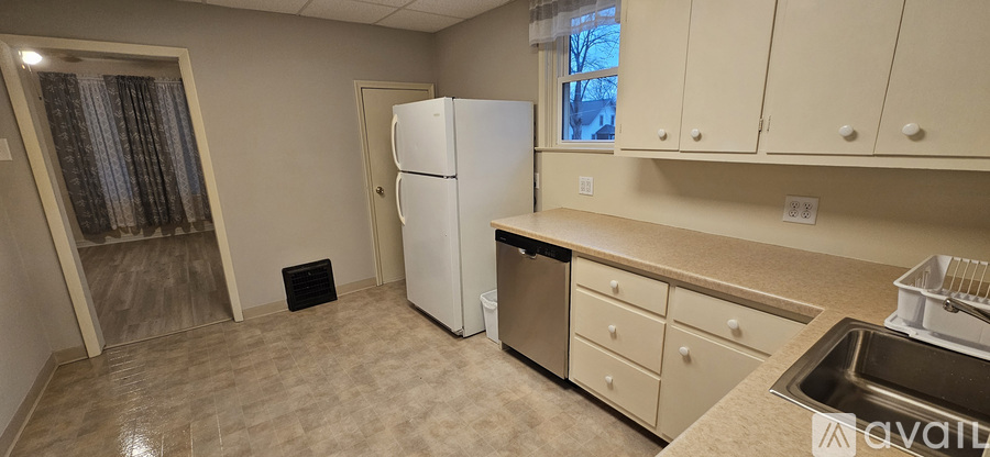 1108 11th Street East 1 Apartment for Rent - Photo gallery 4