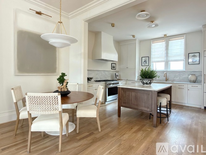 100 Sheridan Drive Northeast 4 Beds Single Family Home for Rent - Photo gallery 3