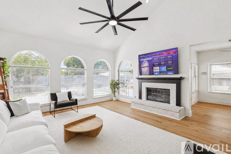 806 Longleaf Dr 5 Beds Single Family Home for Rent - Photo gallery 3