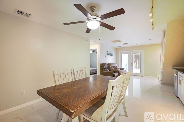 12915 Collecting Canal Road 2 Beds Apartment for Rent - Photo gallery 3