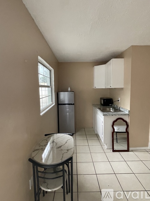 911 West Waters Avenue Studio Apartment for Rent - Photo gallery 1
