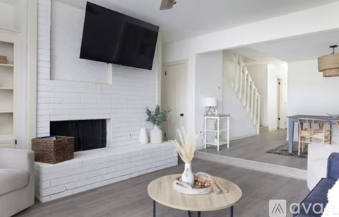 3212 Meadow Avenue 2 Beds Apartment for Rent