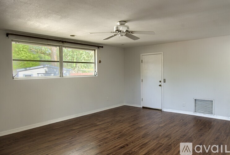 1370 Labelle Street 4 Beds Single Family Home for Rent - Photo gallery 2