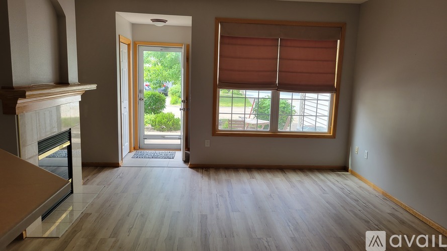 1003 Northeast Greenview Drive 2 Beds Townhouse for Rent - Photo gallery 4