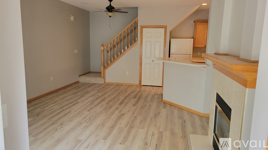 1003 Northeast Greenview Drive 2 Beds Townhouse for Rent - Photo gallery 5
