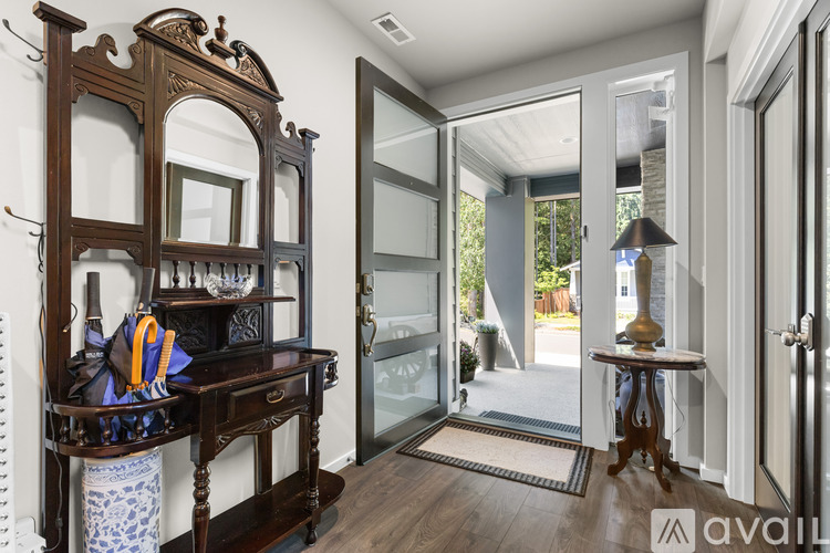 4808 Amherst Way Southwest 4 Beds Single Family Home for Rent - Photo gallery 3