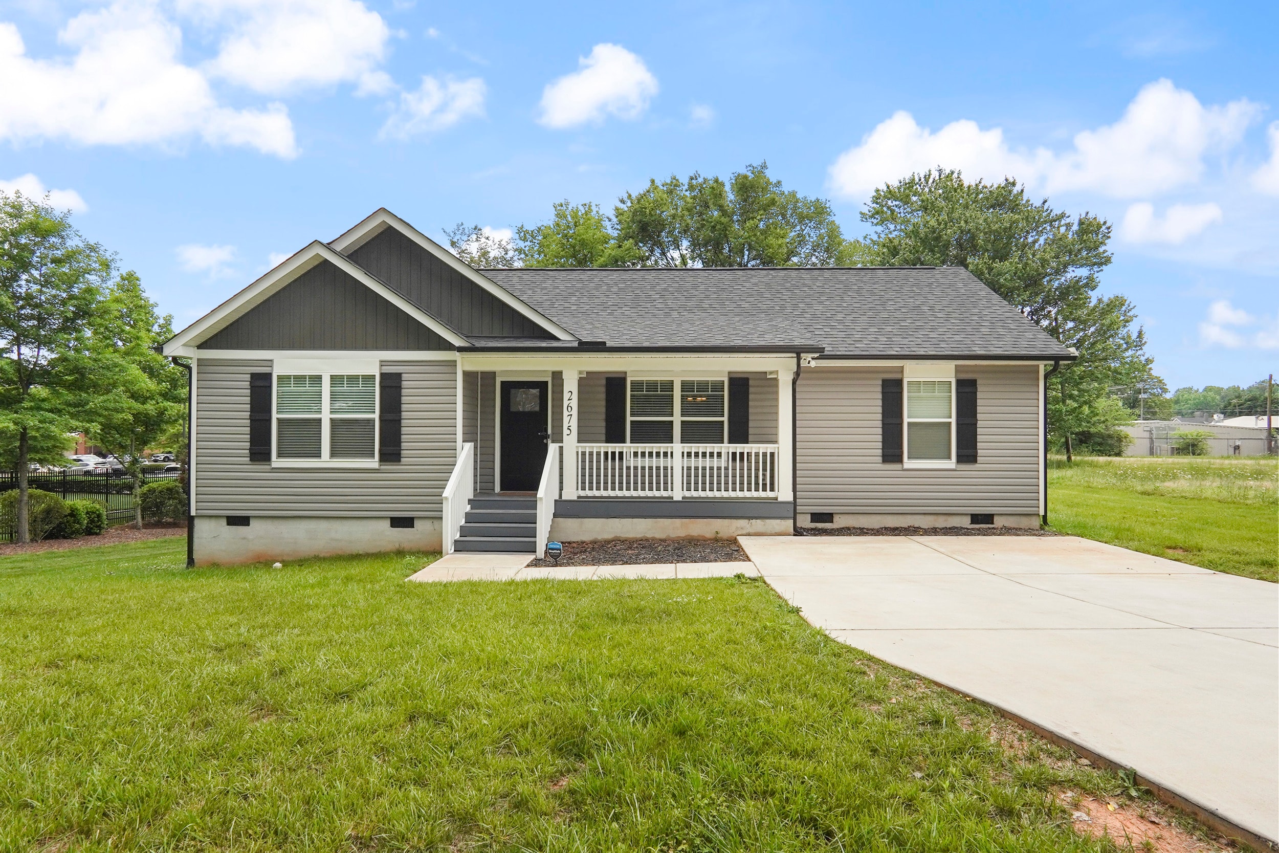 2675 Elmin St 3 Beds House for Rent - Photo gallery 2