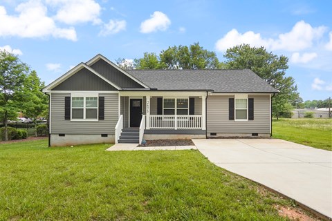 2675 Elmin St 3 Beds Apartment for Rent