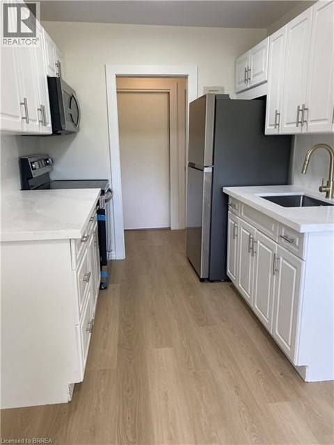 151 SIEBERT Avenue 3 Beds Apartment for Rent