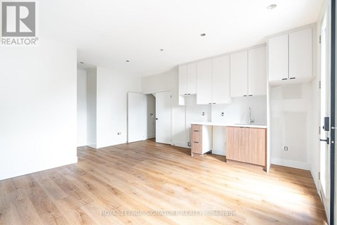 #4 - 7 EARNSCLIFFE ROAD Studio Apartment for Rent
