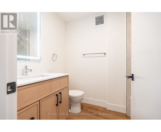 #4 - 7 EARNSCLIFFE ROAD Studio Home, Multifamily for Rent - Photo gallery 5