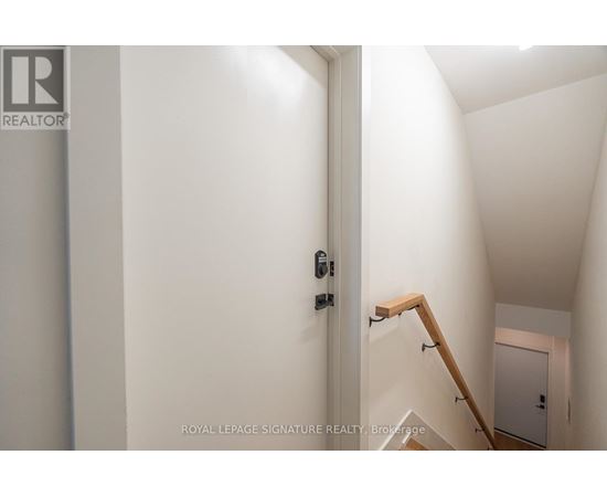 #5 - 7 EARNSCLIFFE ROAD 2 Beds Home, Multifamily for Rent - Photo gallery 3