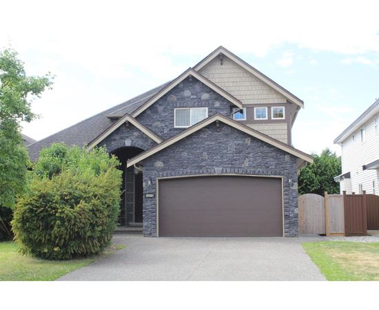 Upper Two Level 19670 71A AVENUE 5 Beds House for Rent - Photo gallery 1