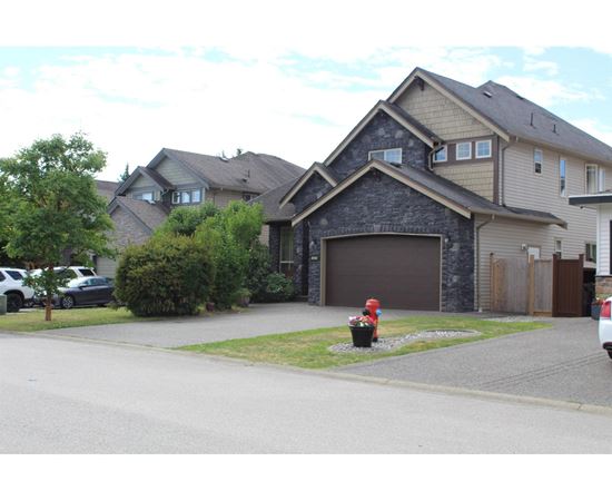Upper Two Level 19670 71A AVENUE 5 Beds House for Rent - Photo gallery 3