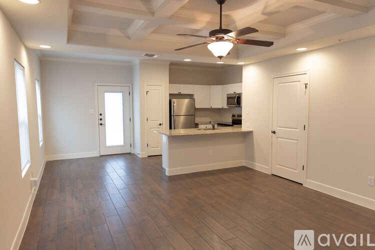 6307 Melanzane Avenue 3 Beds Apartment for Rent - Photo gallery 5