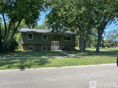 917 Park St 3 Beds Apartment for Rent