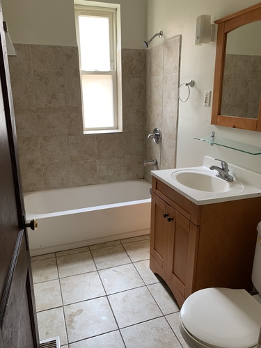 7618 S St Lawrence Ave 3 Beds Apartment for Rent - Photo gallery 2