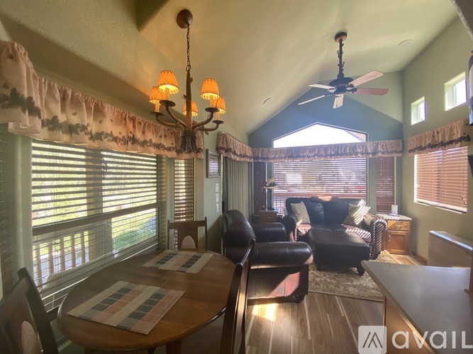 240 Sunshine Drive 2 Beds Single Family Home for Rent - Photo gallery 2