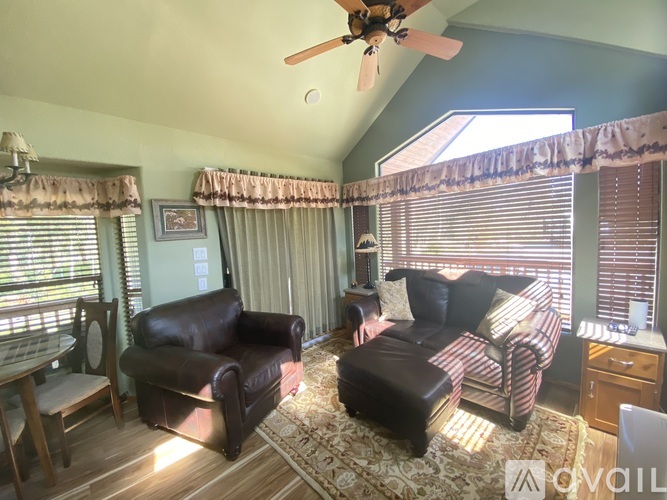 240 Sunshine Drive 2 Beds Single Family Home for Rent - Photo gallery 5
