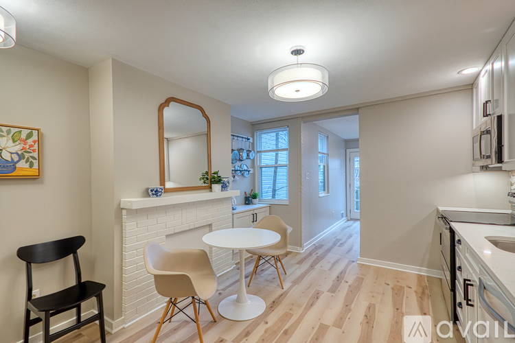 350 Lamont Place 2 Beds Townhouse for Rent - Photo gallery 5