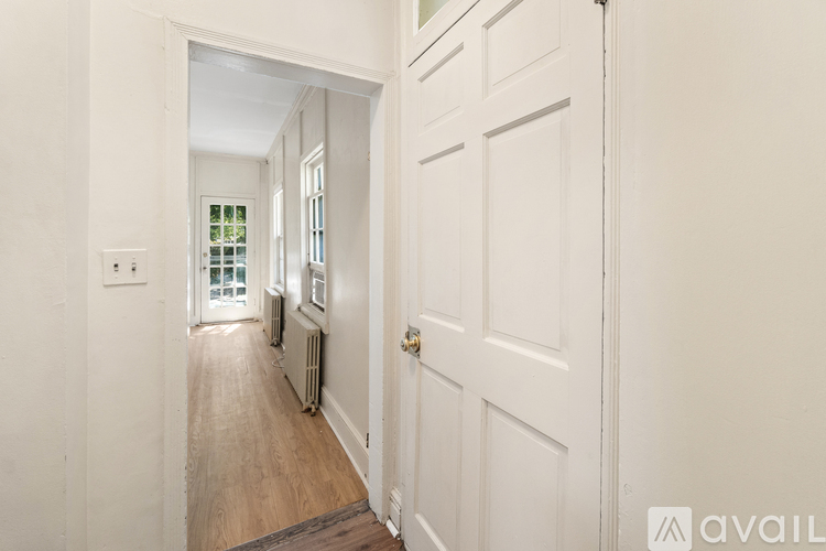 206 E 3rd St 2 Beds Apartment for Rent - Photo gallery 1
