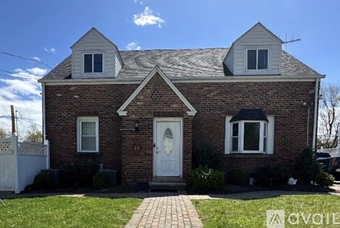 14 Thill Street 2 Beds Apartment for Rent