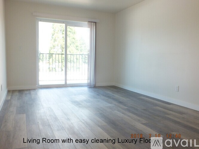 12544 15th Avenue Northeast 2 Beds Apartment for Rent - Photo gallery 1