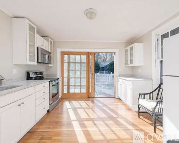 81-83 Woodchester Dr 2 Beds Apartment for Rent - Photo gallery 3
