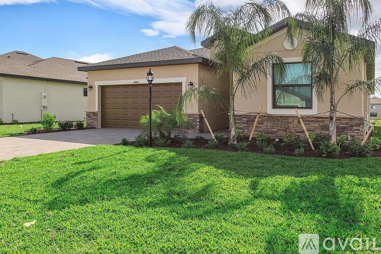 14882 Portico Blvd 4 Beds Single Family Home for Rent - Photo gallery 2