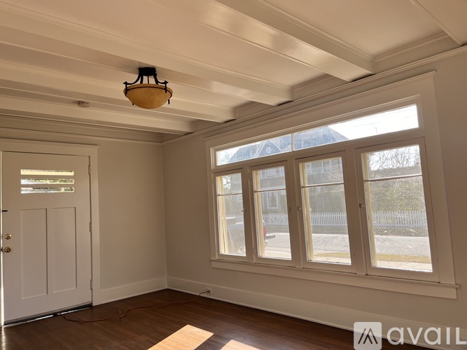 489 Miles St 4 Beds Single Family Home for Rent - Photo gallery 4