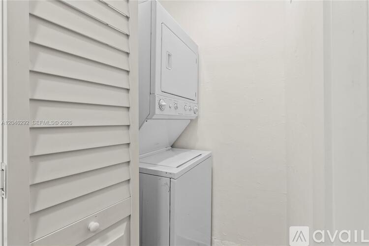 600 NE 44th St 3 Beds Single Family Home for Rent - Photo gallery 5