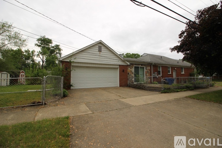 24301 Colgate Street 3 Beds Single Family Home for Rent - Photo gallery 3