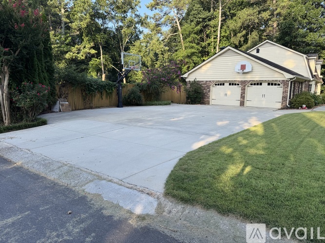 1396 Brawley Circle Northeast 4 Beds Single Family Home for Rent - Photo gallery 2