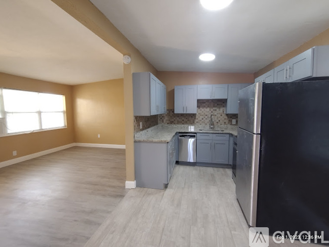 1362 Gardenia Avenue 3 Beds Single Family Home for Rent - Photo gallery 2