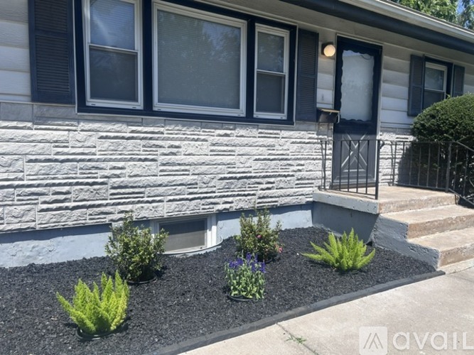 3812 South Main Street 3 Beds Single Family Home for Rent - Photo gallery 2