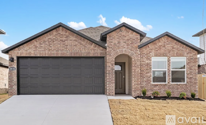 4565 West Triangle Street 4 Beds Single Family Home for Rent - Photo gallery 1
