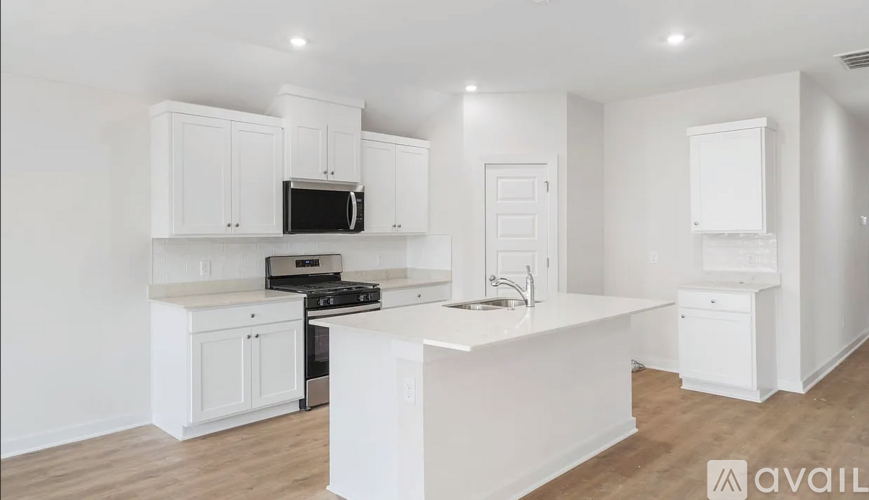 4565 West Triangle Street 4 Beds Single Family Home for Rent - Photo gallery 3