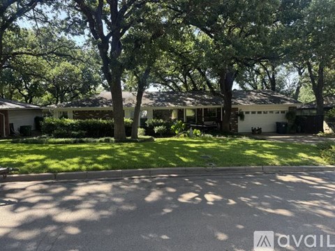 1108 Briarwood Boulevard 3 Beds Apartment for Rent