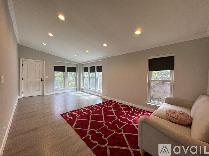 18320 Ingomar Street 3 Beds Single Family Home for Rent - Photo gallery 2